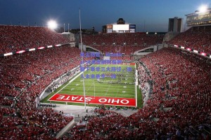 风尘四起，Windhorst深度剖析詹姆斯下赛季三大路径，湖人未来悬于一线